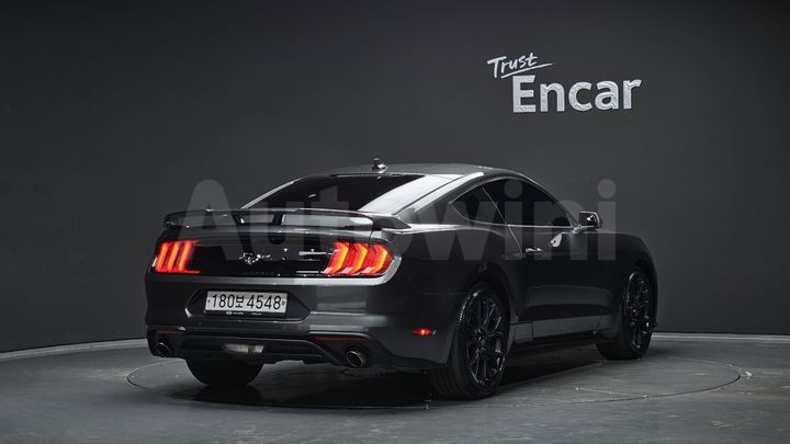 Ford Mustang 2020 — 2