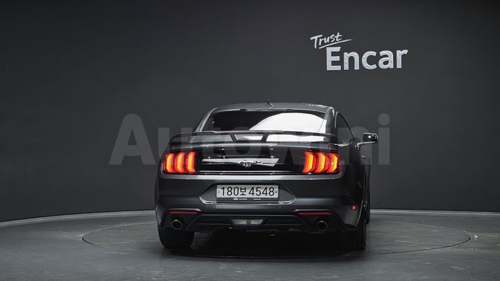 Ford Mustang 2020 — 4