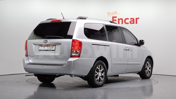 Kia Carnival 2013 — 2