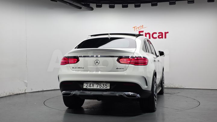 Mercedes Benz GLE Class 2017 — 4