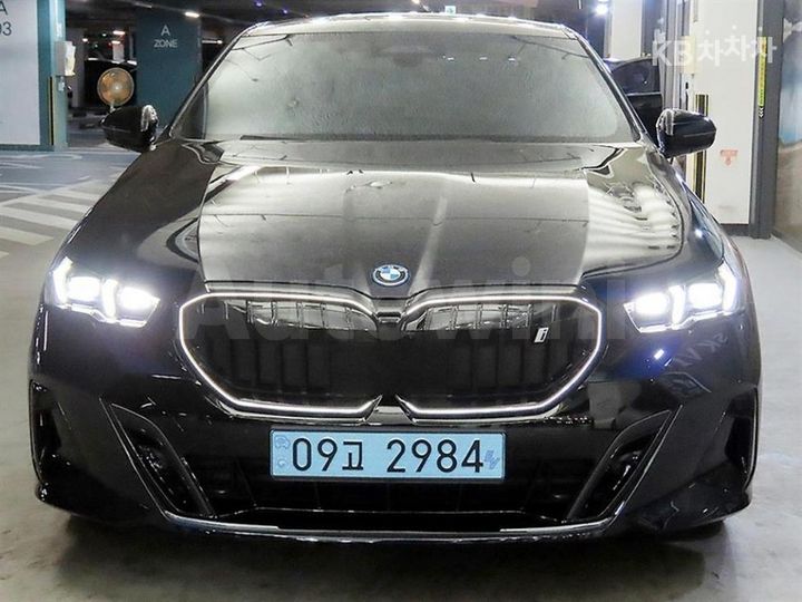 BMW i5 2025 — 2