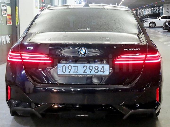 BMW i5 2025 — 5