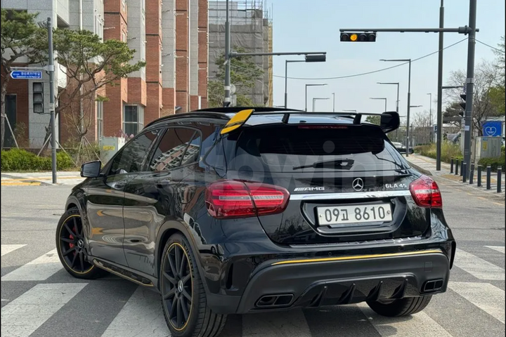 Mercedes Benz GLA Class