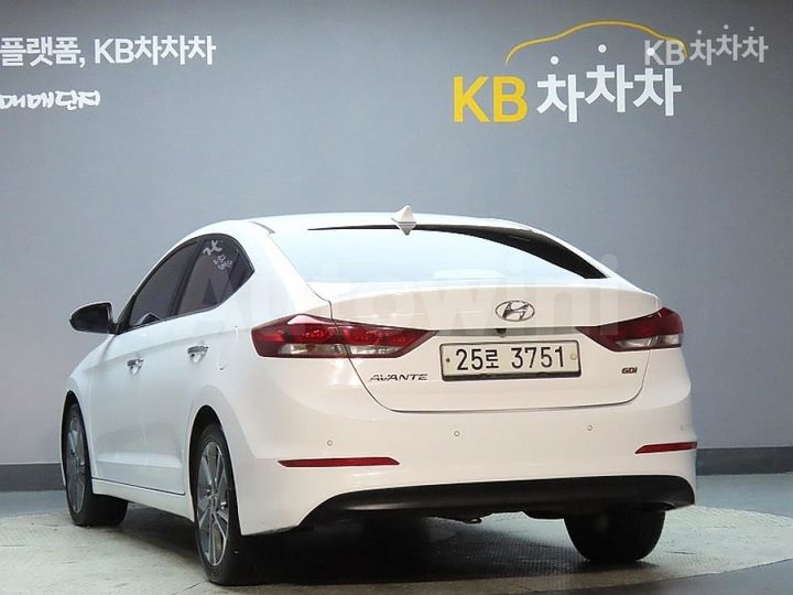 Hyundai Avante 2016 — 4