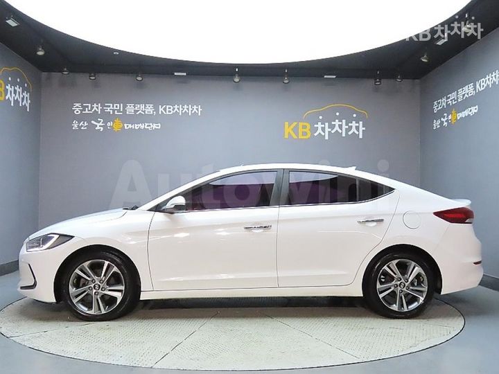 Hyundai Avante 2016 — 5