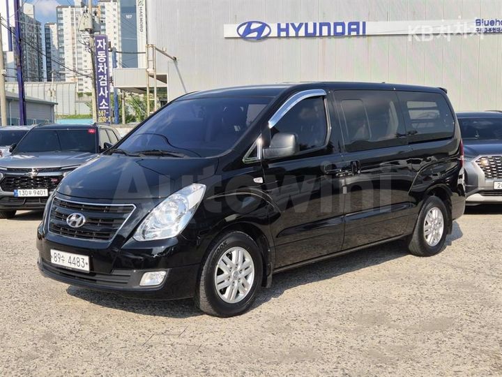 Hyundai Starex 2018 — 2
