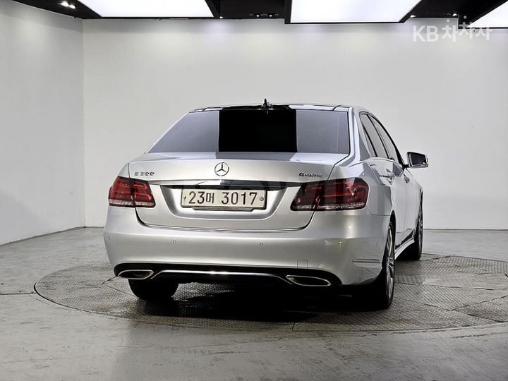 Mercedes Benz E Class 2014 — 3