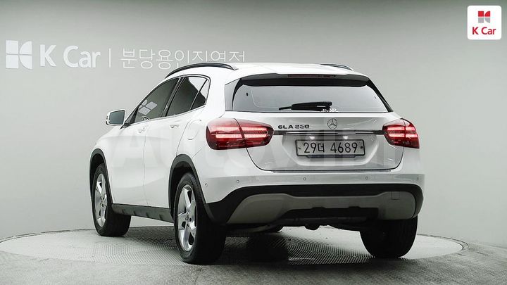 Mercedes Benz GLA Class 2019 — 2