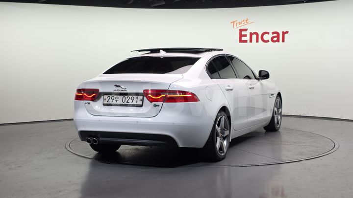 Jaguar XE 2016 — 2