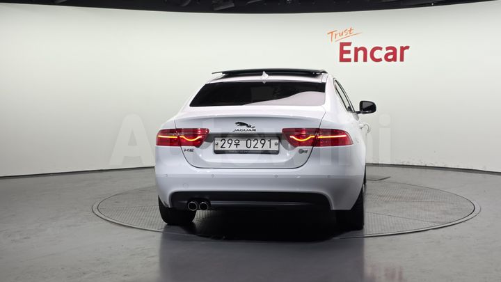 Jaguar XE 2016 — 4