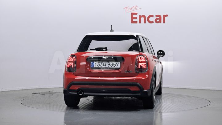 Mini Cooper 2023 — 4