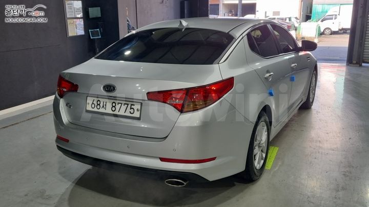Kia K5 2010 — 2