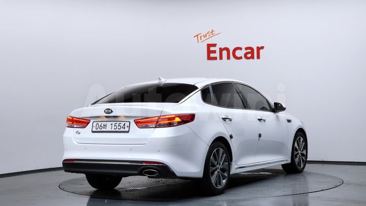 Kia K5 2017 — 2