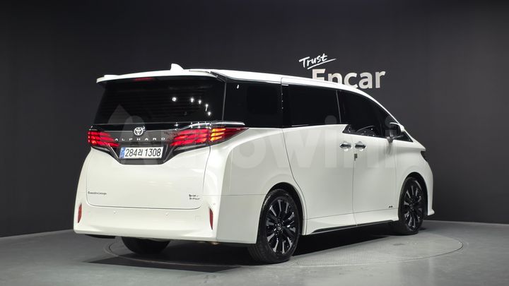 Toyota Alphard 2025 — 2