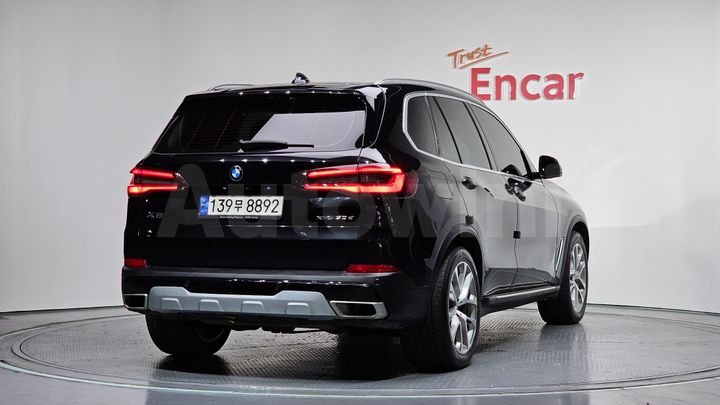 BMW X5 2021 — 2