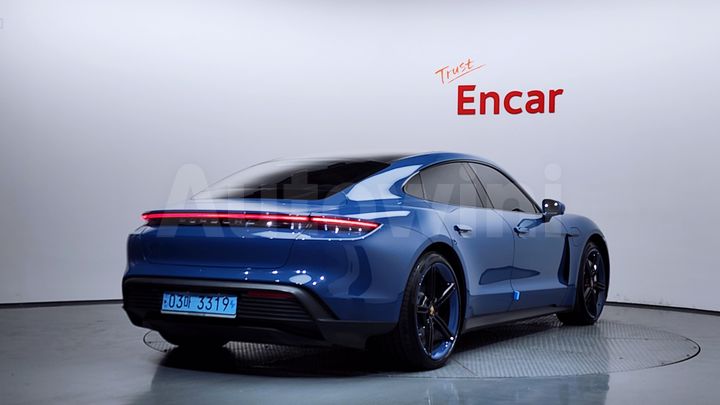 Porsche Taycan 2022 — 2