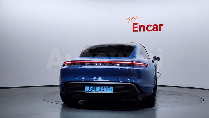 Porsche Taycan 2022 — 4