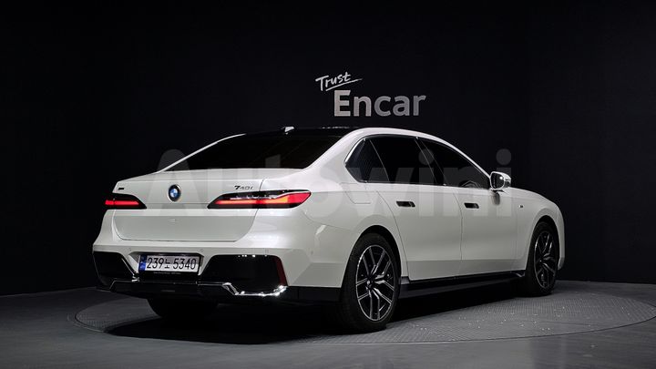 BMW 7 Series 2023 — 2