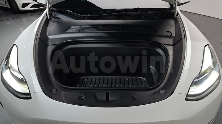 Tesla Model Y 2022 — 5