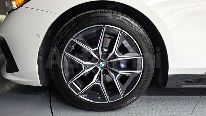 BMW 5 Series 2024 — 5