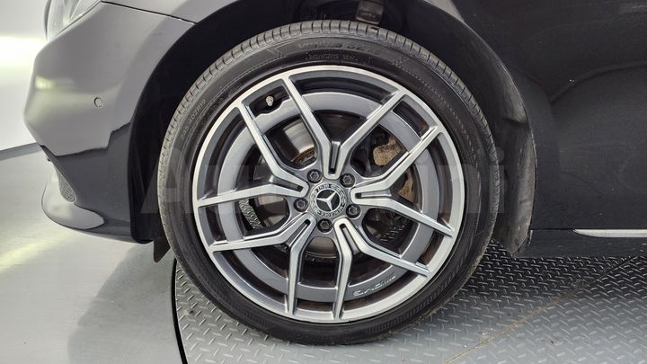 Mercedes Benz E Class 2017 — 5