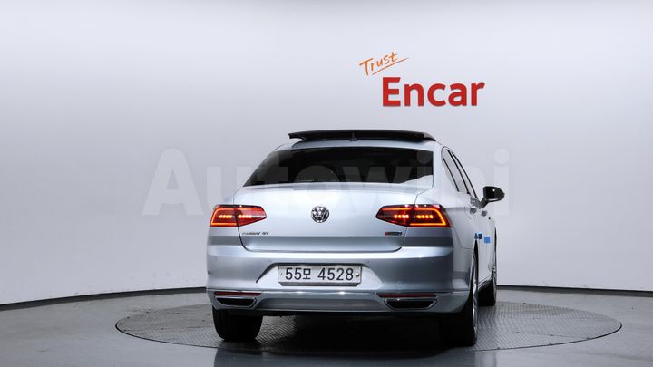 Volkswagen Passat 2018 — 4