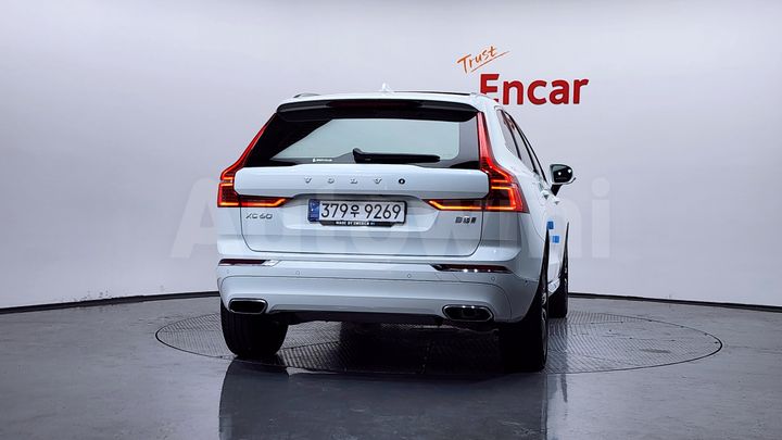 Volvo XC60 2021 — 4