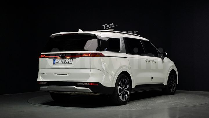 Kia Carnival 2023 — 2