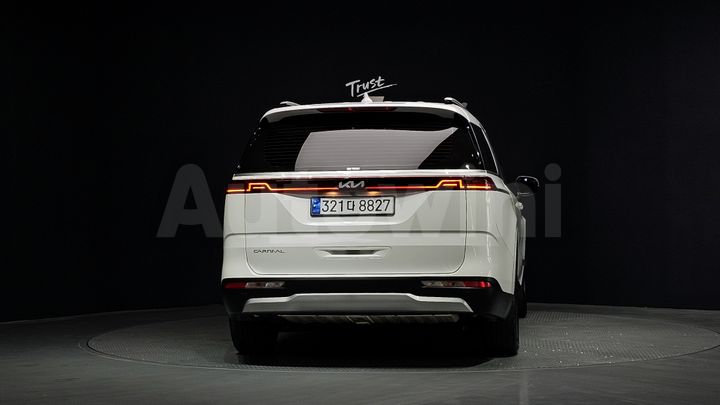 Kia Carnival 2023 — 4