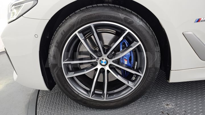 BMW 5 Series 2022 — 5