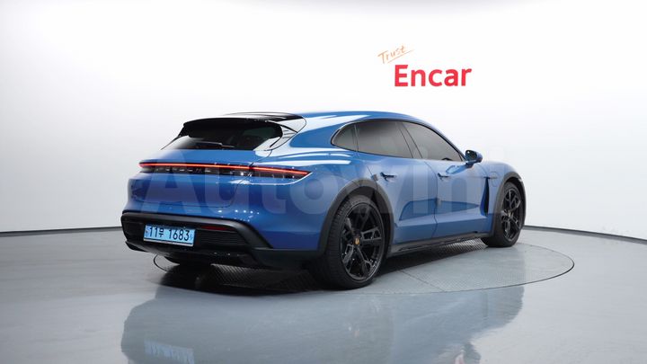 Porsche Taycan 2022 — 2