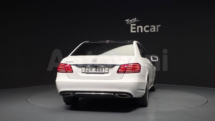 Mercedes Benz E Class 2014 — 4