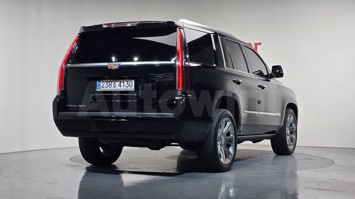 Cadillac Escalade 2019 — 2