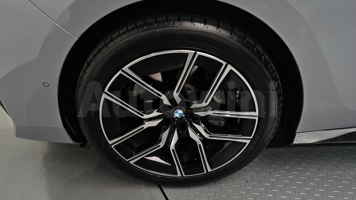 BMW 7 Series 2026 — 5