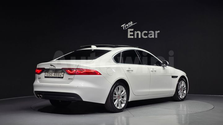 Jaguar XF 2018 — 2