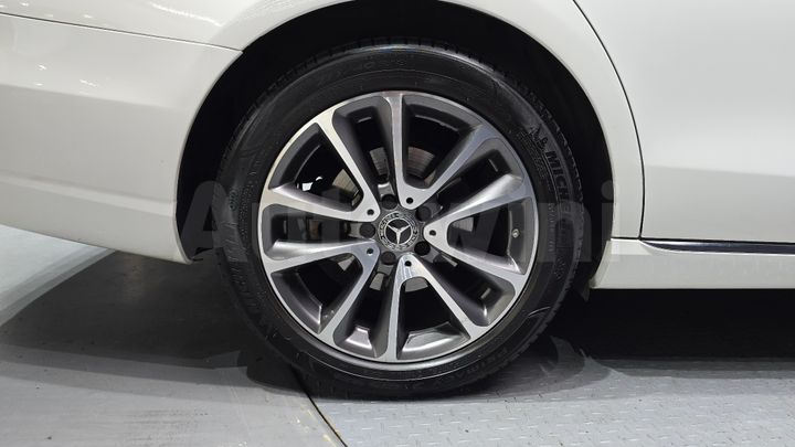Mercedes Benz E Class 2019 — 5