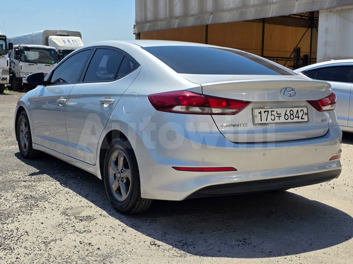 Hyundai Avante 2017 — 4