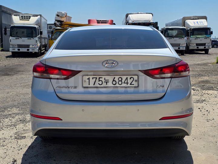 Hyundai Avante 2017 — 5