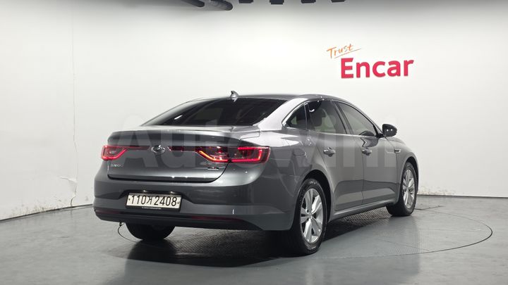 Renault SM6
