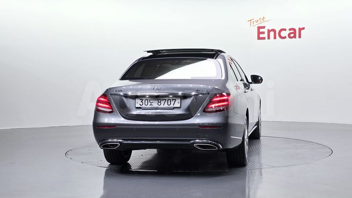 Mercedes Benz E Class 2019 — 4