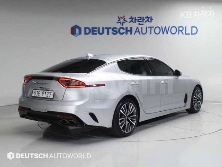Kia Stinger 2018 — 2