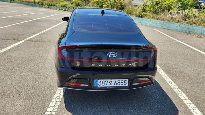 Hyundai Sonata 2023 — 4