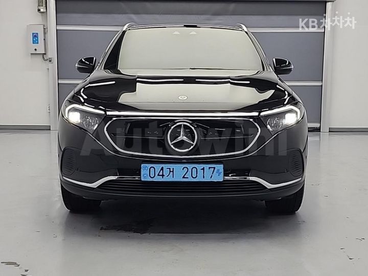 Mercedes Benz EQA