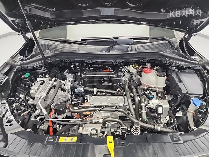 Mercedes Benz EQA