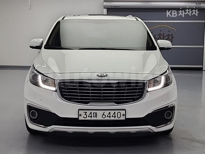 Kia Carnival 2018 — 2