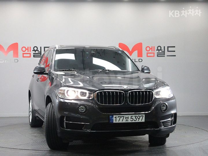 BMW X5 2017 — 2