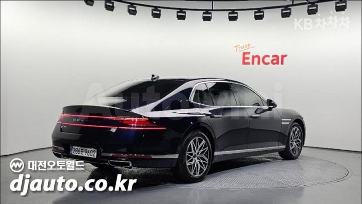 Genesis G90 2023 — 2