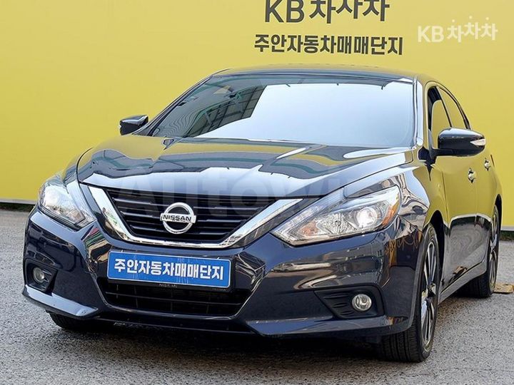 Nissan Altima 2018 — 2