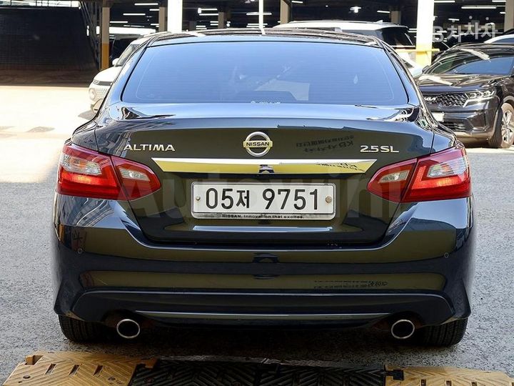 Nissan Altima 2018 — 3