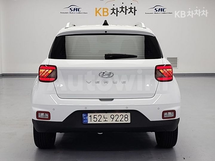 Hyundai Venue 2024 — 3